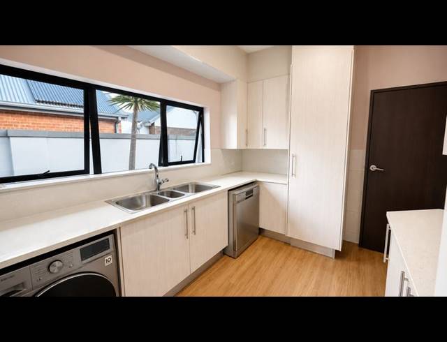 5 BEDROOM HOUSE FOR SALE IN MIDSTREAM RIDGE